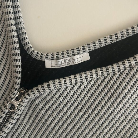 Zara - Zip-up Crop Top - Picture 2 of 2